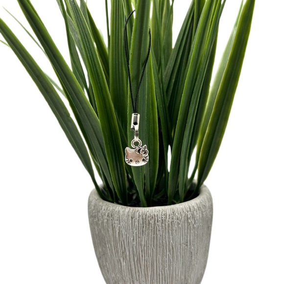 Hello Kitty Charm - Picture 1 of 1